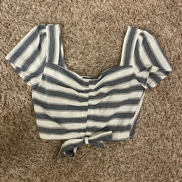 TIMING blue and white striped crop top - Picture 2 of 3